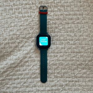 Almost new kids Gizmo watch perfect for 6-8 year olds